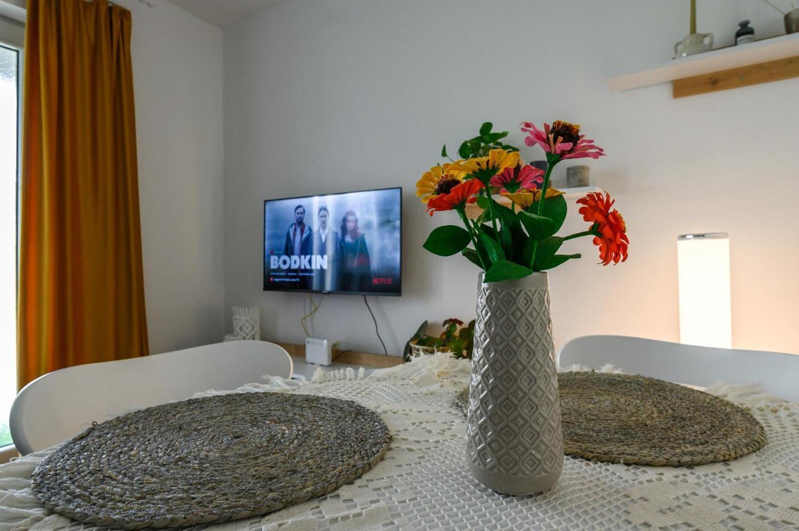 Apartament Corina Cu Parcare Bistriţa Exterior foto